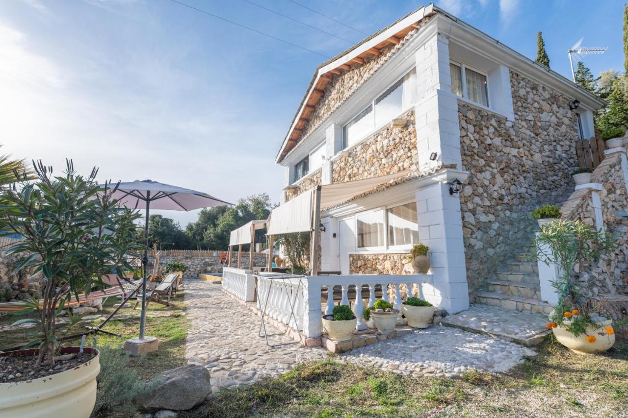 فيلا Stelios Stone House Sinarades Kouramádes المظهر الخارجي الصورة